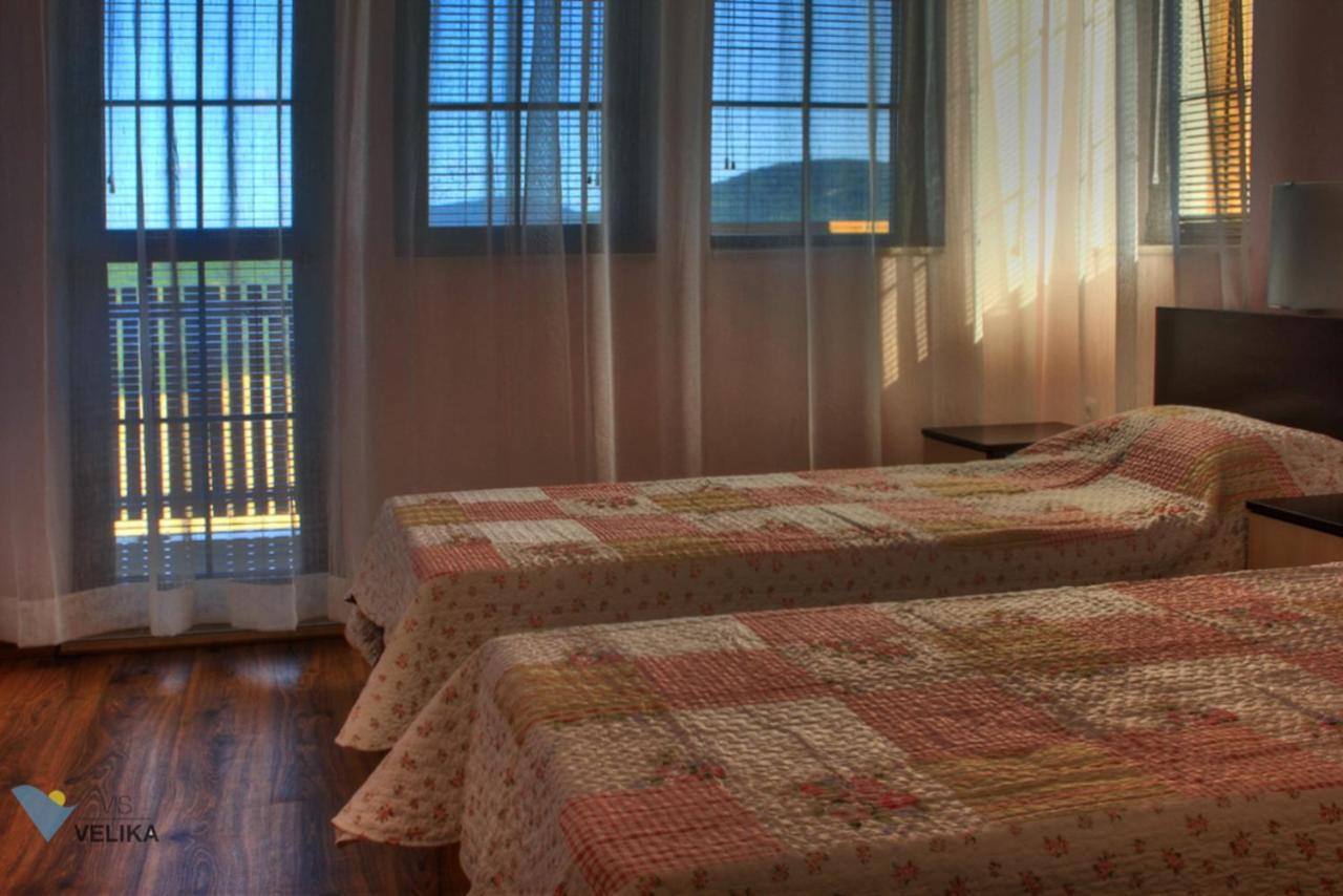 Vis Velika Bed & Breakfast Luaran gambar